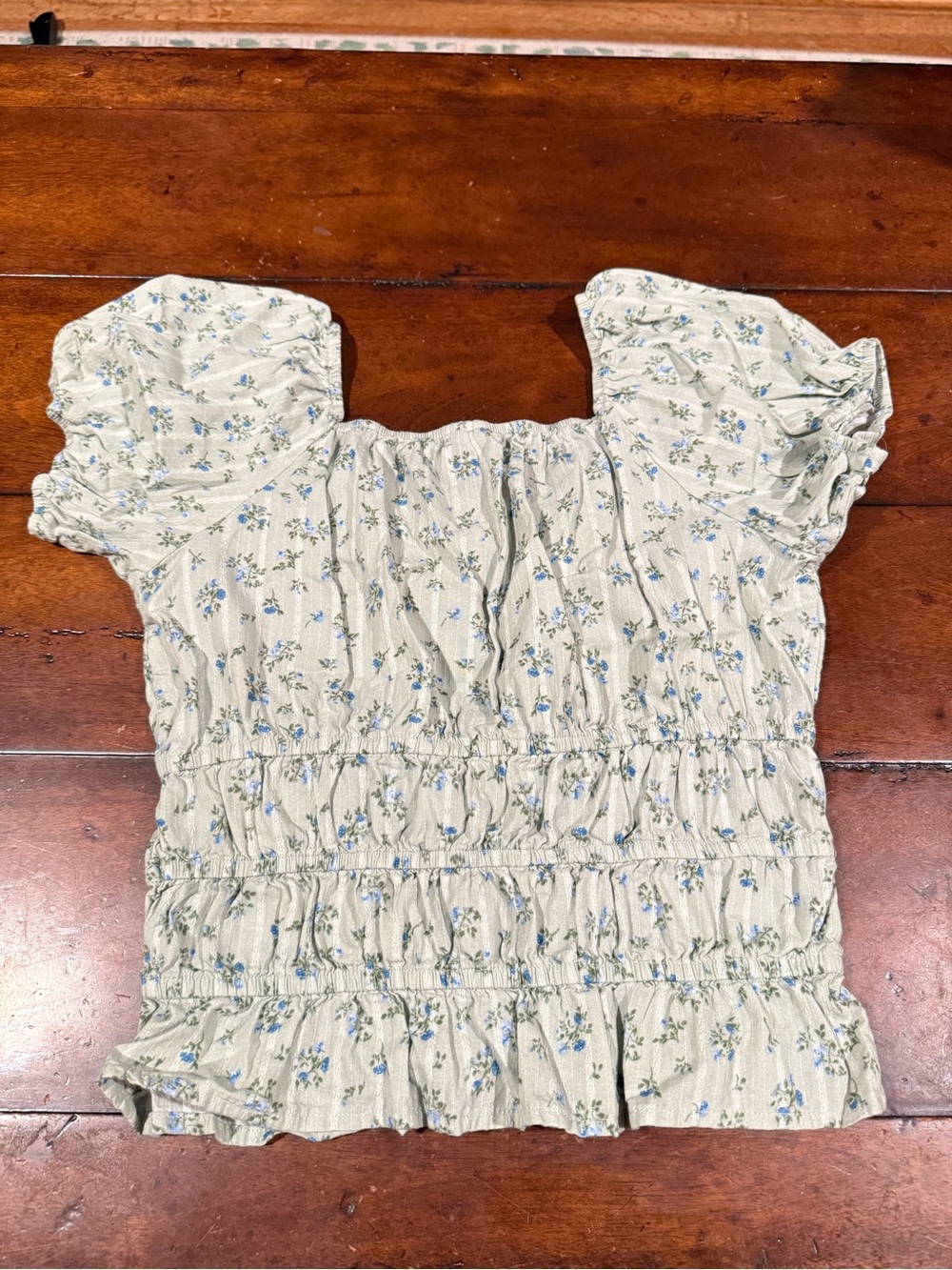 art class light green Smocked Puff-Sleeve Top with Blue Floral - Picture 2 of 7